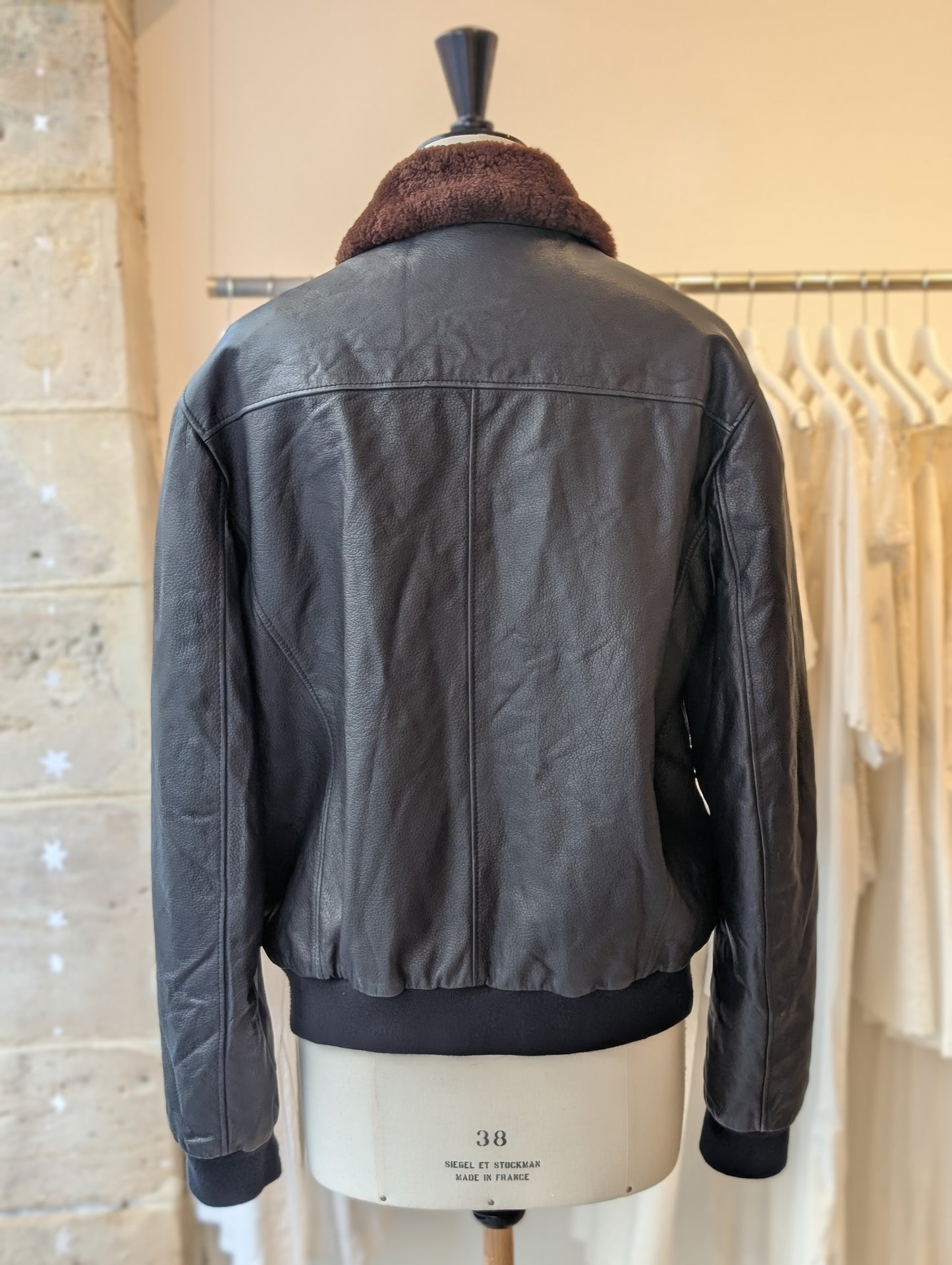 90' black leather jacket with fur collar